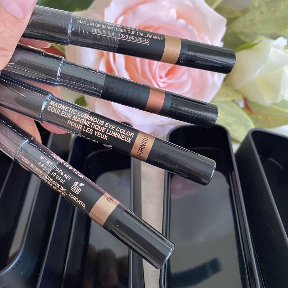 NUDESTIX 4 EYESHADOW PENCIL WITH SHARPENERS COLORS TWILIGHT,GILT,BURNISH,RUSTIQU